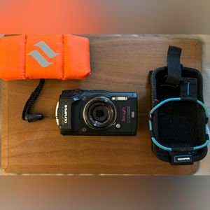 Olympus Tough TG-5 Digital Compact Waterproof Camera